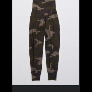 Aerie offline real me jogger camo size large long